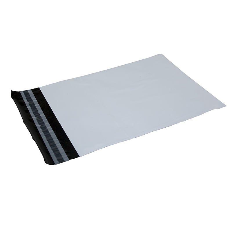 Coex Forsendelsespose, 30 µm, 190 x 250 mm, genanvendt LDPE, sort/hvid, permanent tape lukning, pakke a 100 stk